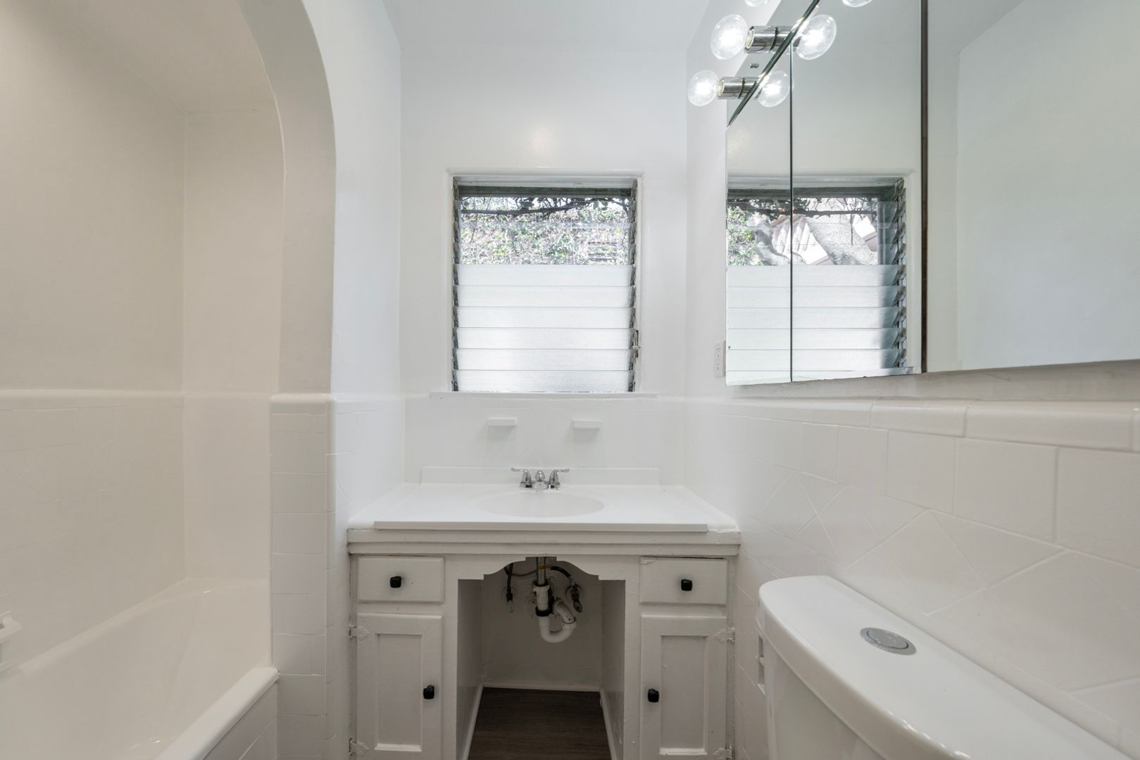 941 N. Vendome St 7 of 9