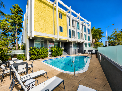 Fully Furnished Luxury Studio - Miracle Mile - Available for Short-Term Rental (1st-Floor Unit) – photo 1
