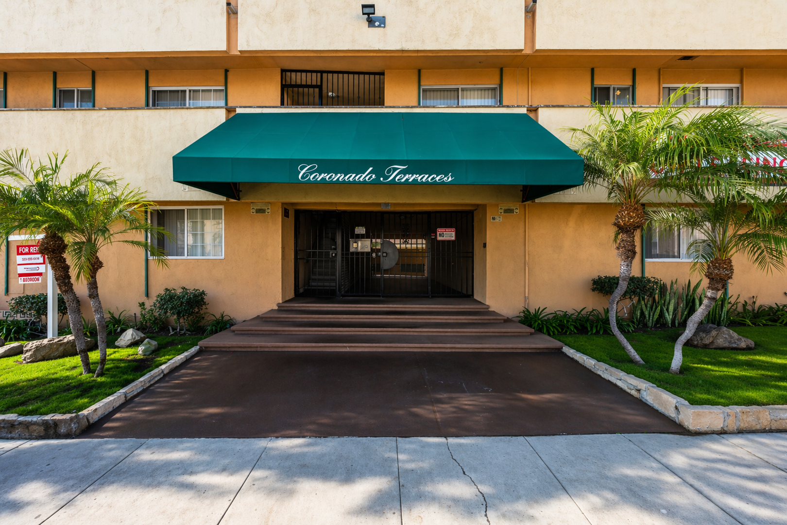 Long Beach Apartment: 1735 Coronado Ave.