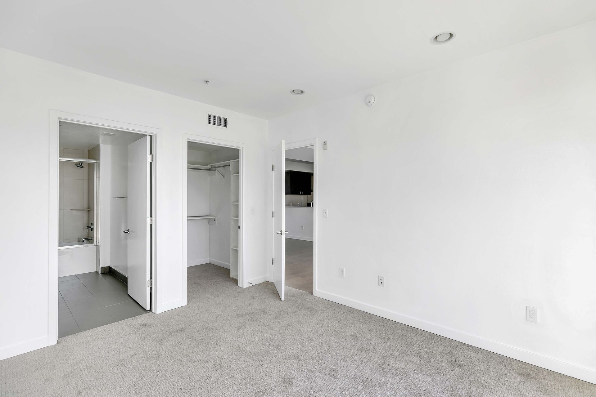 11900 Courtleigh Dr 10 of 12