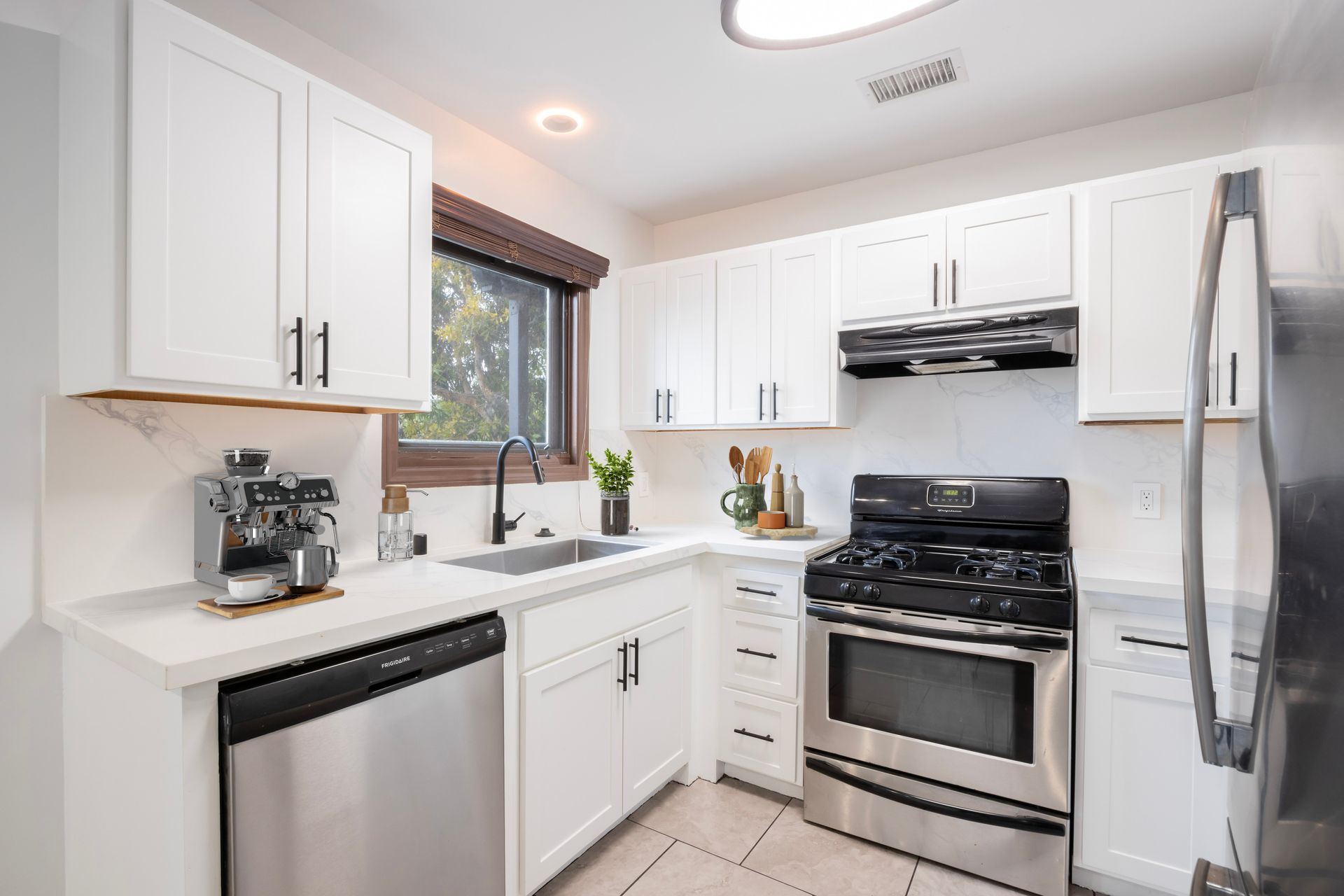 1342 N. Highland Ave 2 of 12