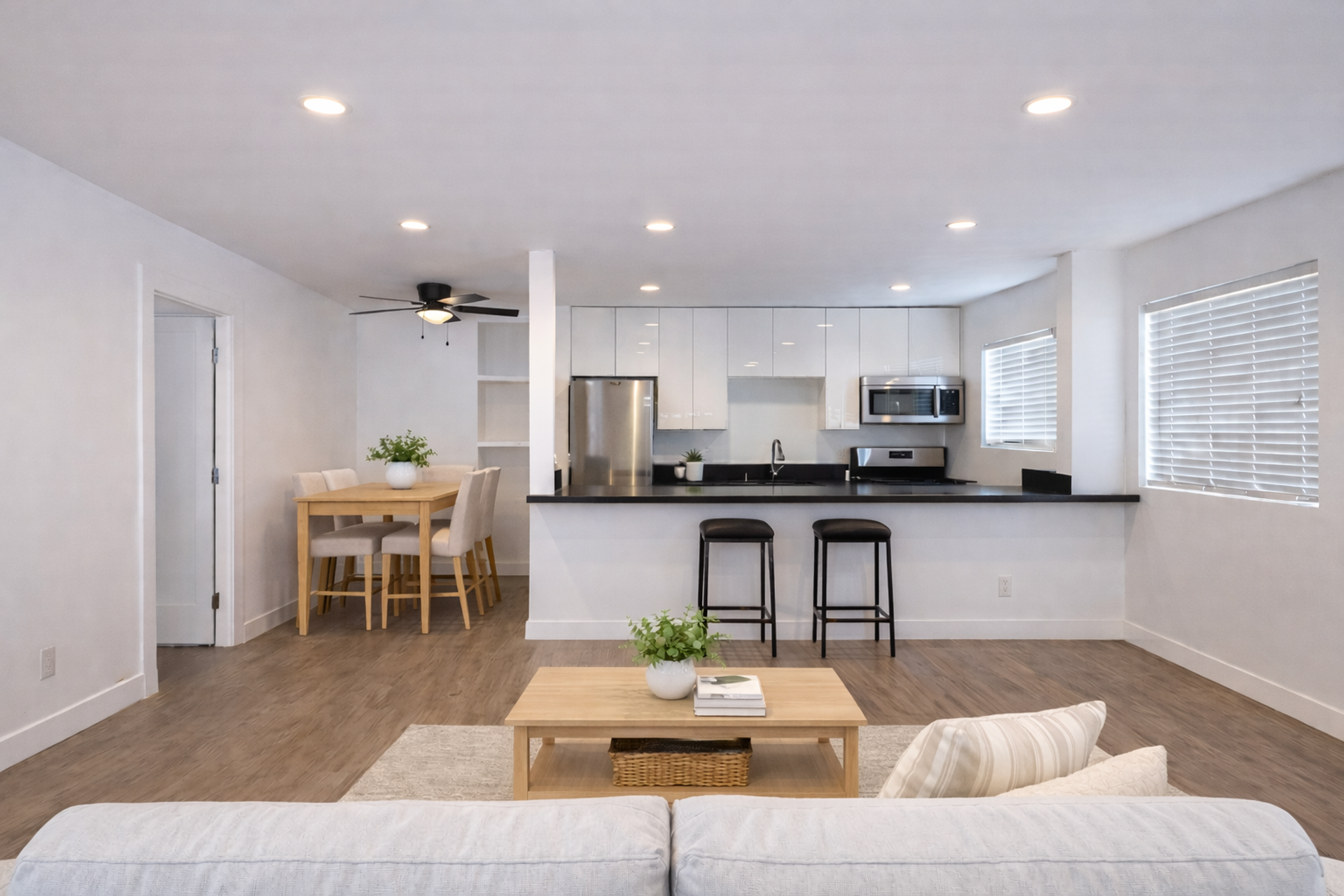 6556 La Mirada 2 of 12