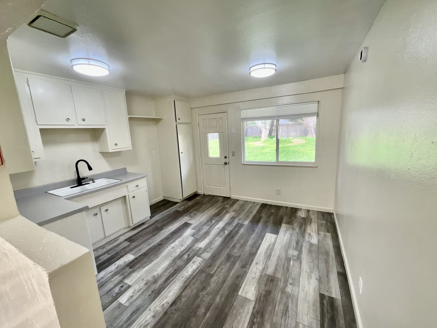 Cottonwood Apartment: 3352 Coreen Ct