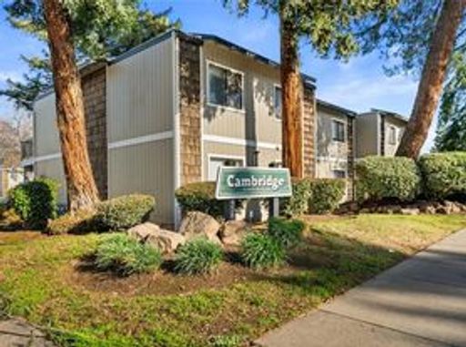 Beautiful 2 Bedroom 1 Bath Condo – photo 1