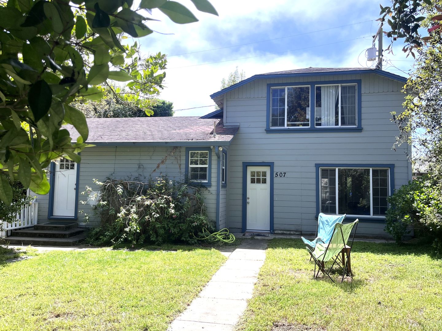 Fully Furnished- 2 bedroom/ 2 bathroom in Seacliff neighborhood walking distance to the beach