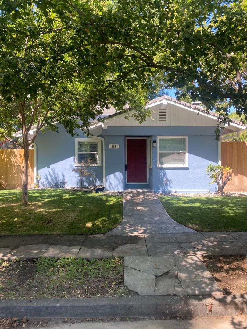 Chico House: 198 E Sacramento Ave