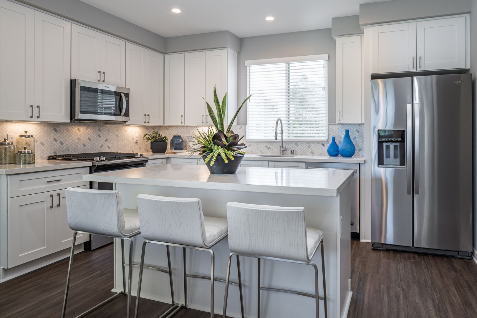 La Mesa Apartment: 5565 Lake Murray Blvd.