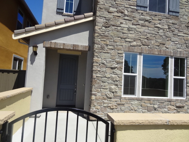 Roseville House: 2121 Pasqual