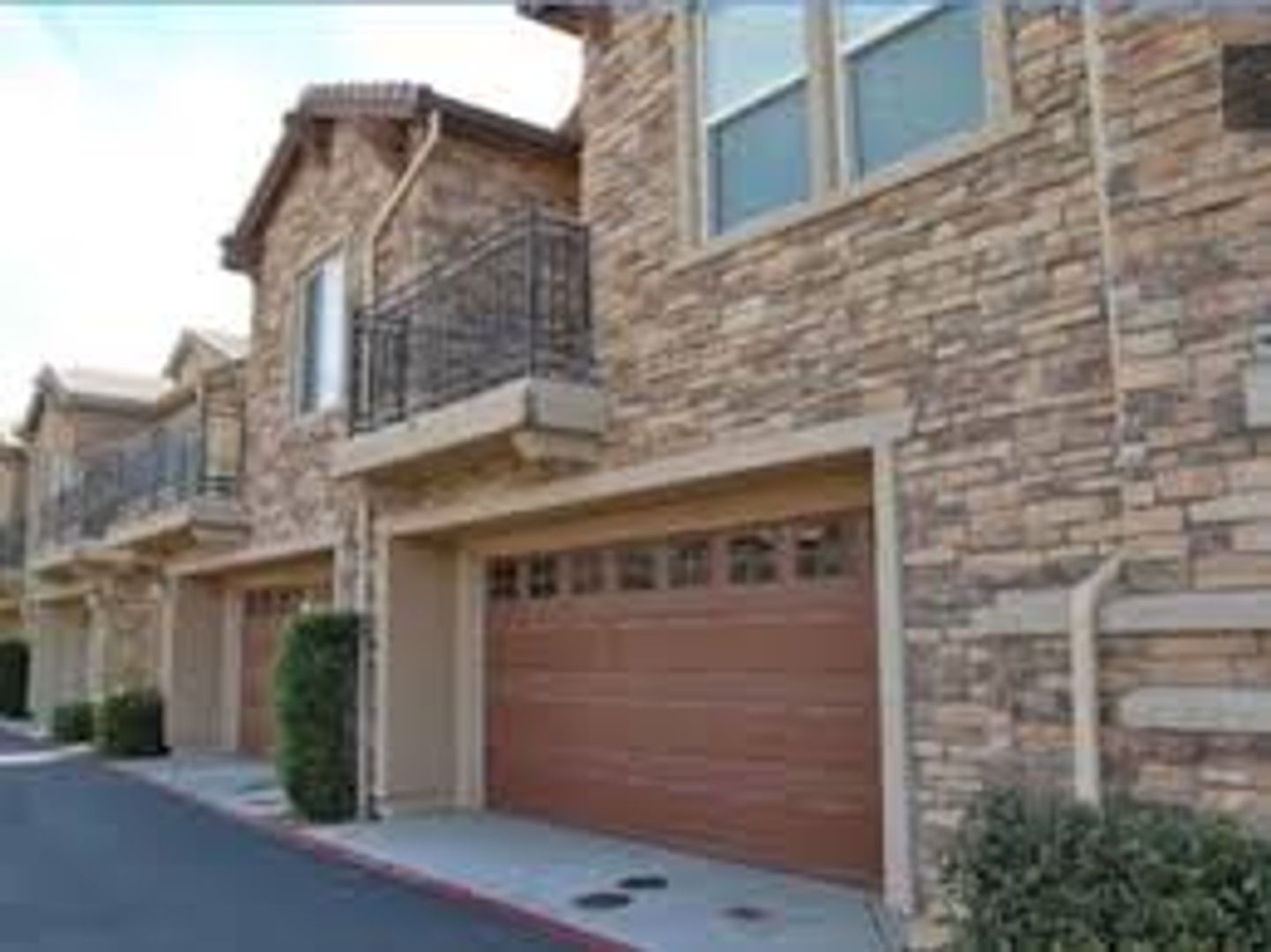 Sacramento House: N Park Dr. 3301 Unit 2815