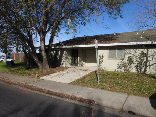 Cute 4 bedroom duplex – photo 1
