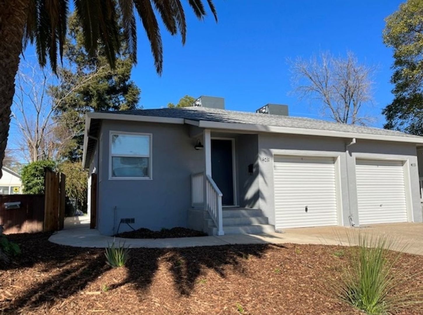 Sacramento House: Miller Way 4031
