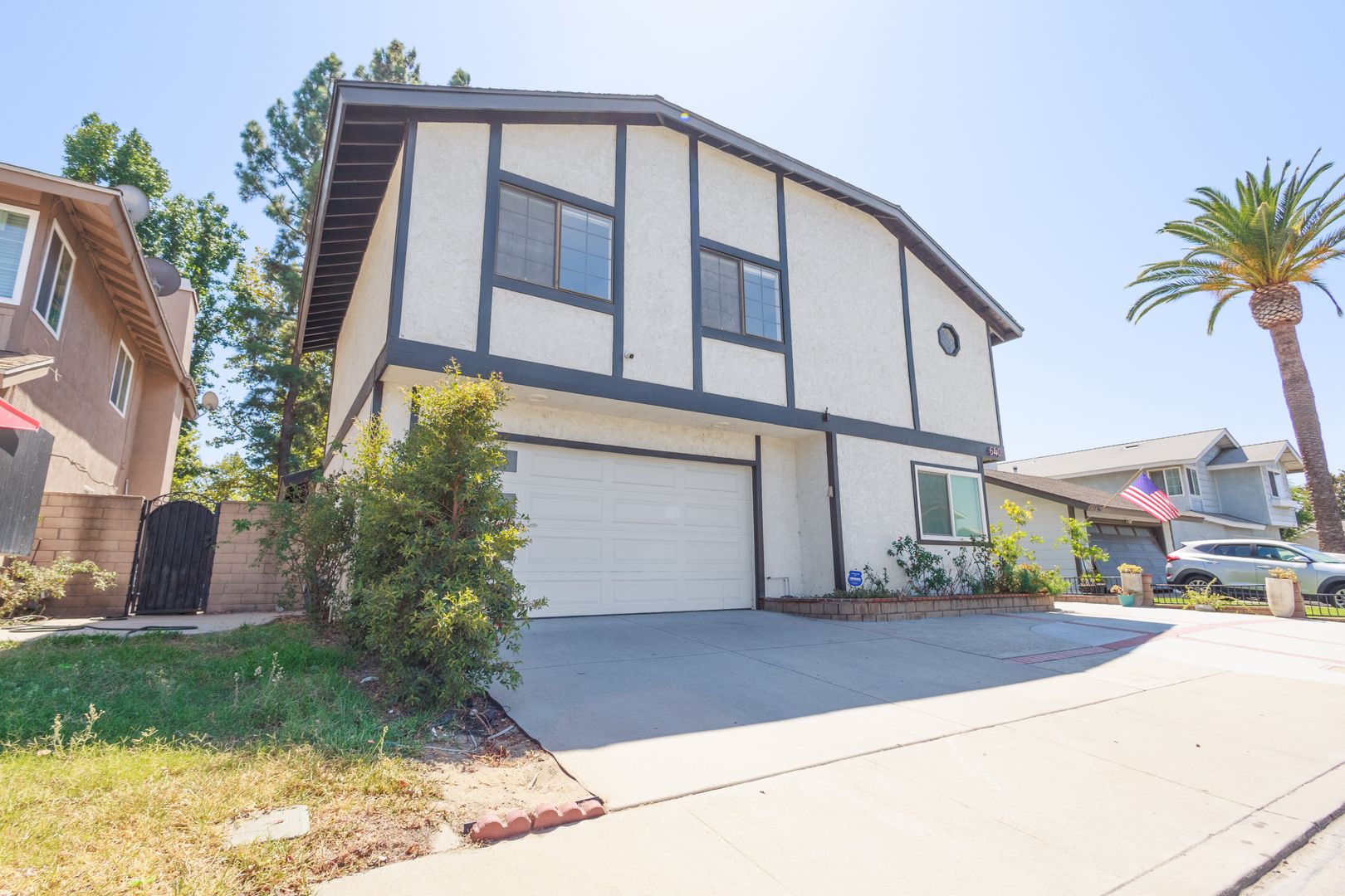 Ontario House: 640 E Banyan St