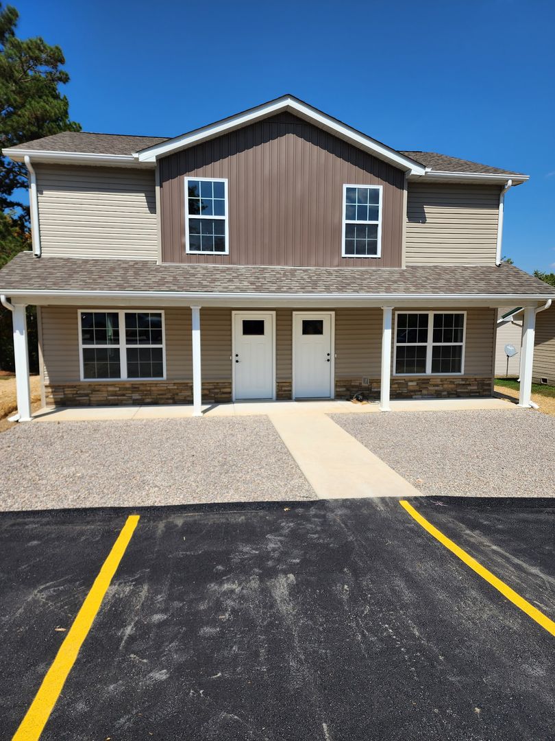 Leadington Apartment: 4825 Red Rooster Road