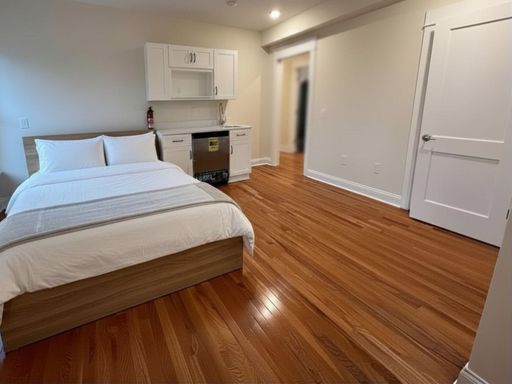 Spacious 1BR Apartment | Utilities Included | Laundry in Unit – photo 1