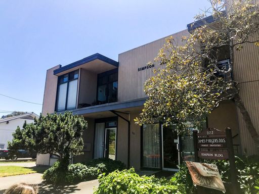 Affordable & spacious upstairs 450 sq ft office close to Downtown Eureka!