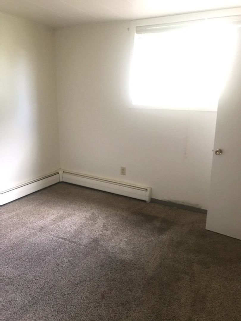Bismarck Apartment: 2620 E. Ave D