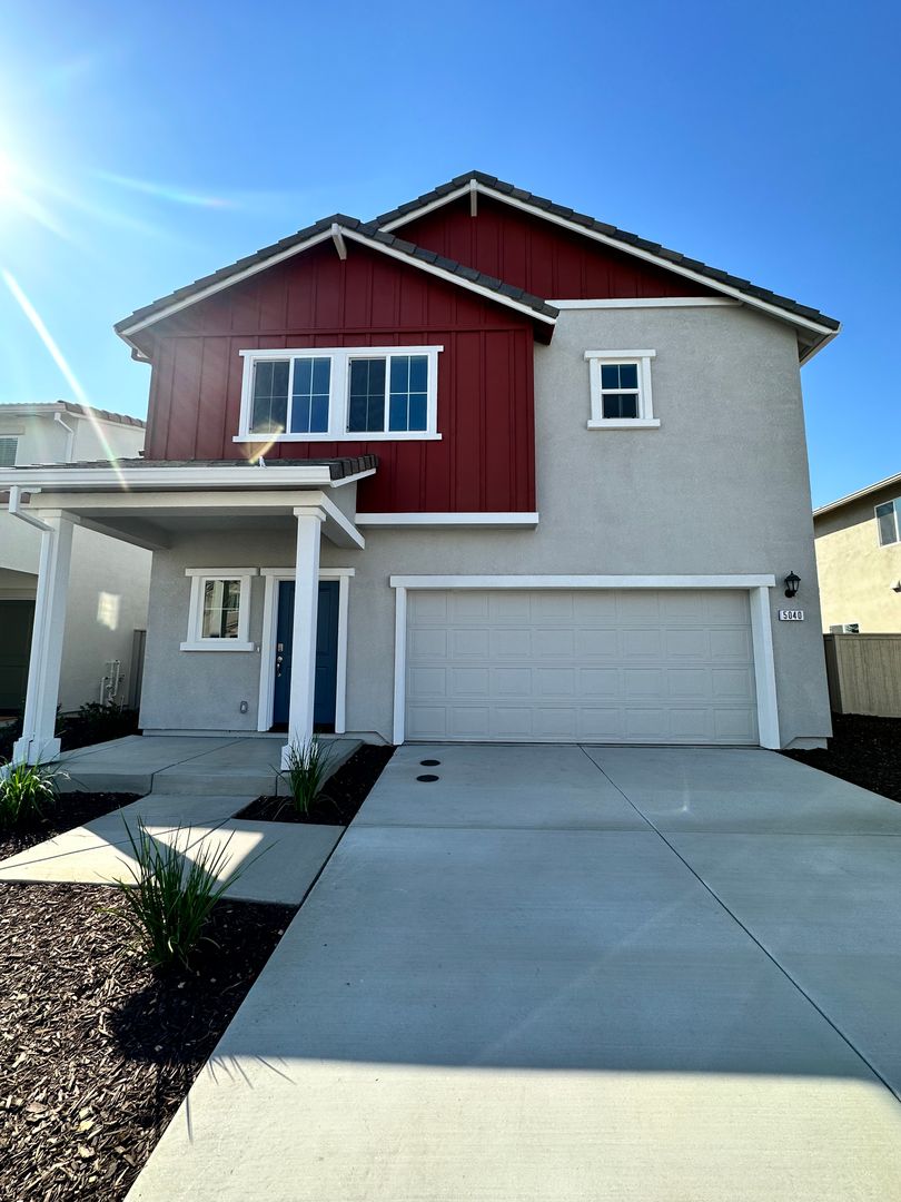 Rosevile House: 5040 Star Dance Cir
