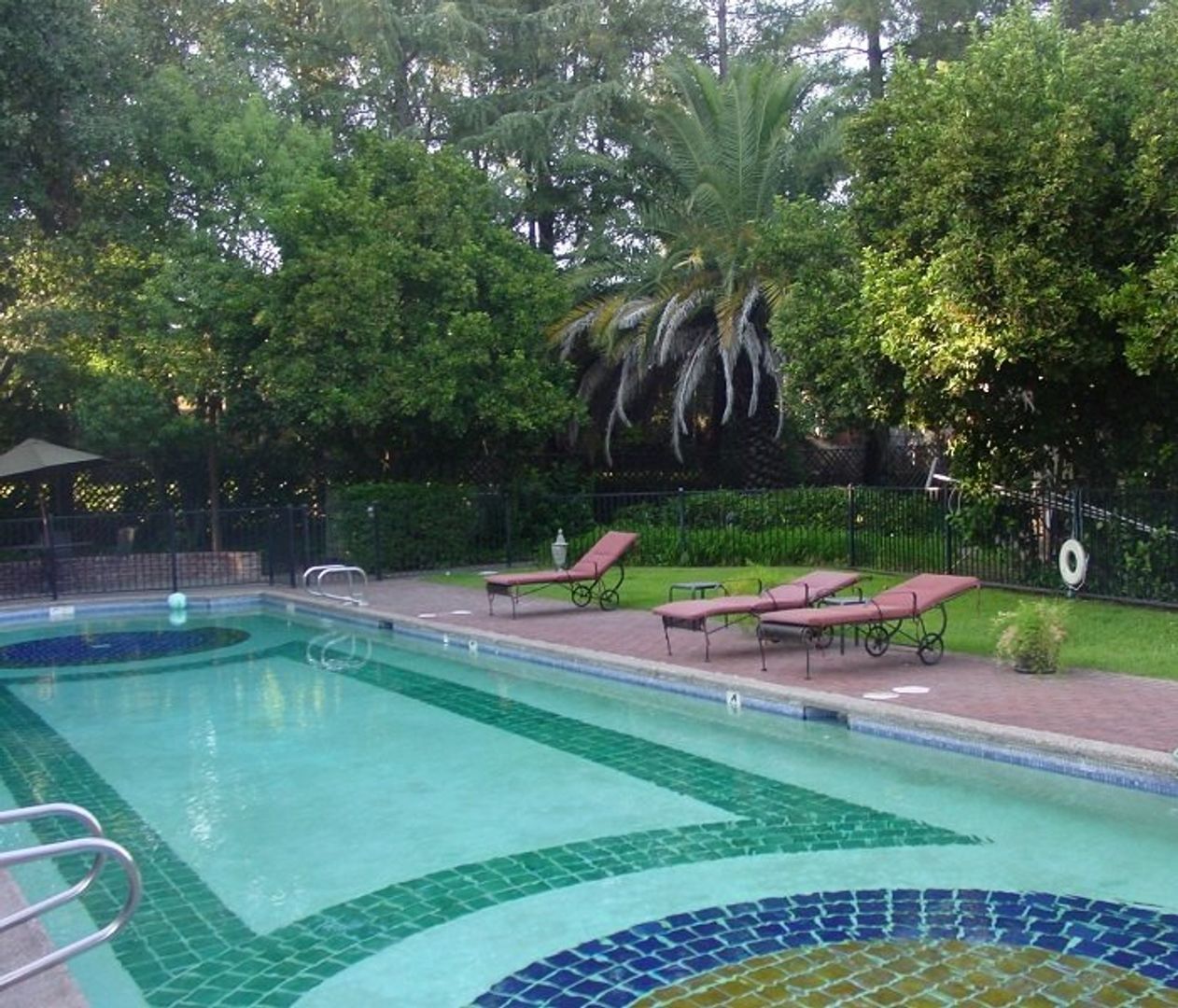 SACRAMENTO House: 5911 NEWMAN CT. #5