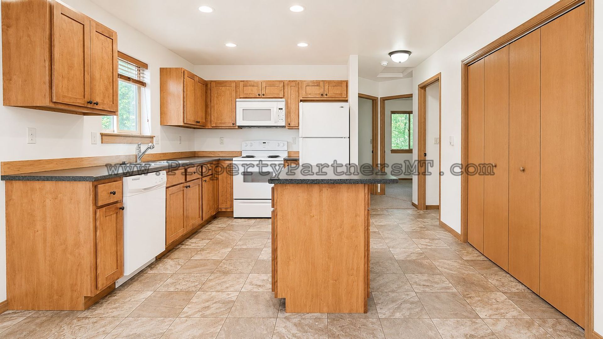 Belgrade Apartment: 905 Montana St