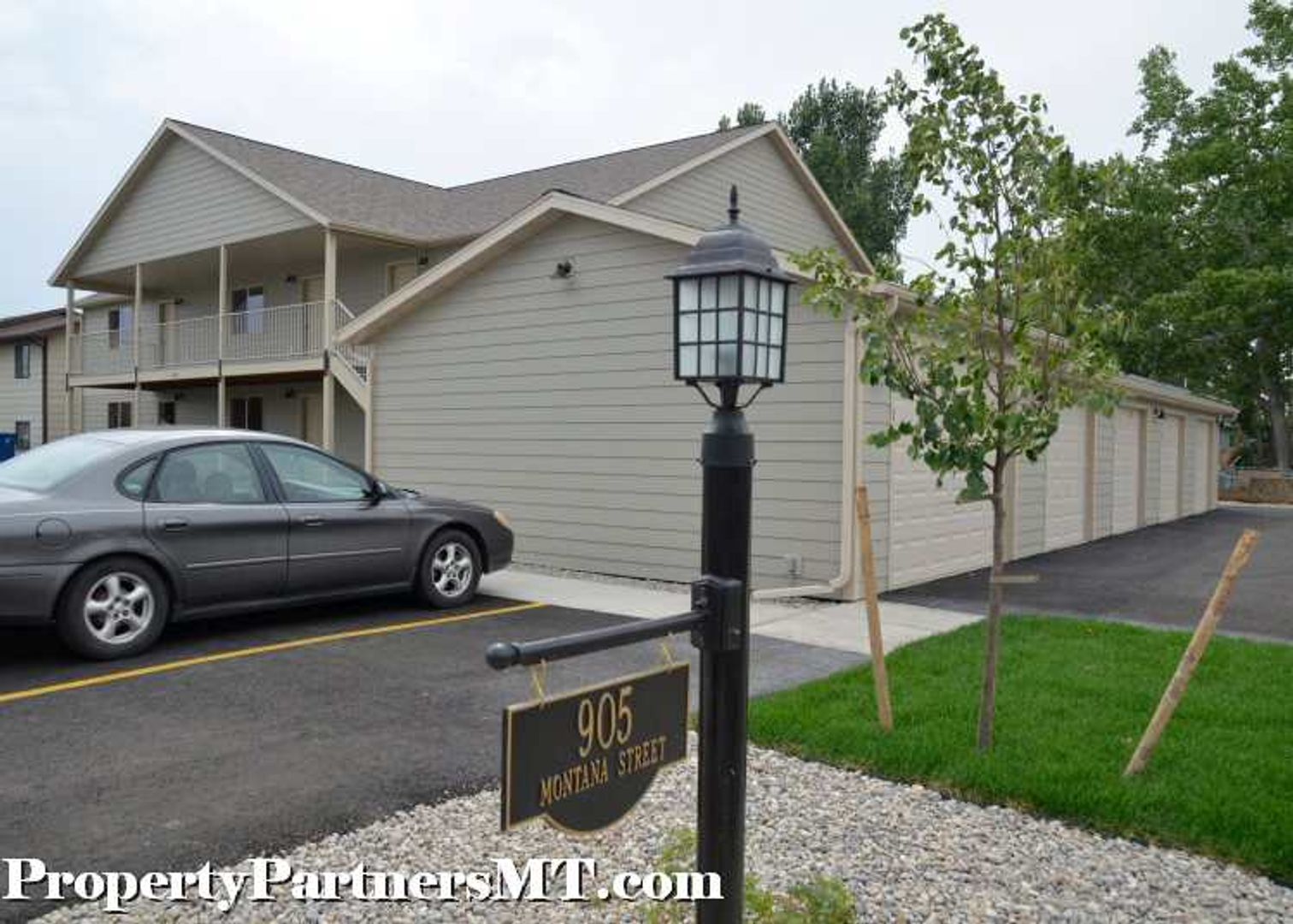 Belgrade Apartment: 905 Montana St