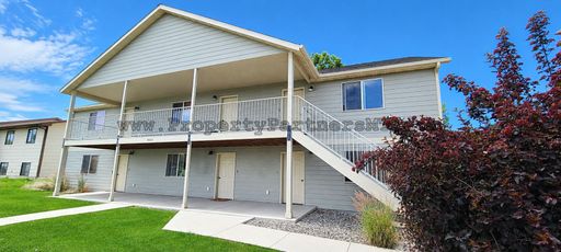 *September 2026 rent free!* Spacious 2 Bed 1 Bath Condo with Garage