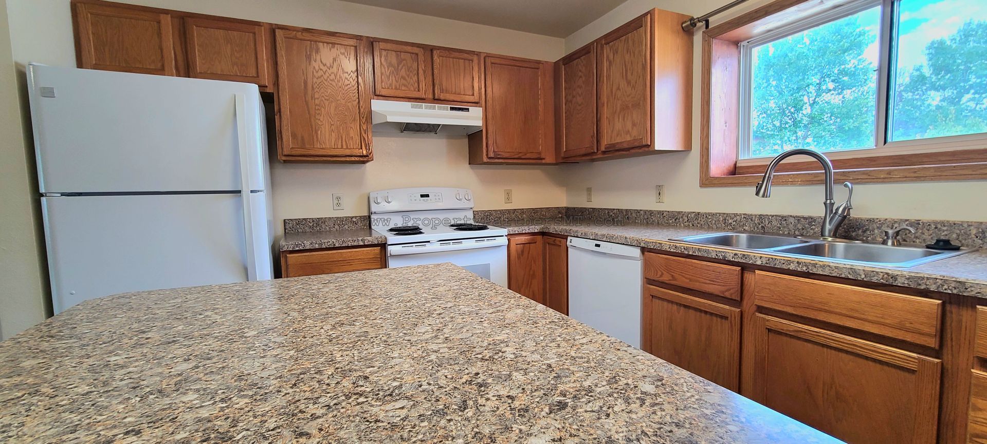 Belgrade Apartment: 709 Goldenwest Dr