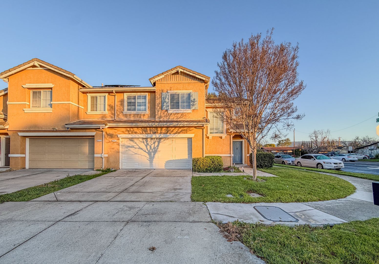 Gilroy House: 201 Ronan Ave