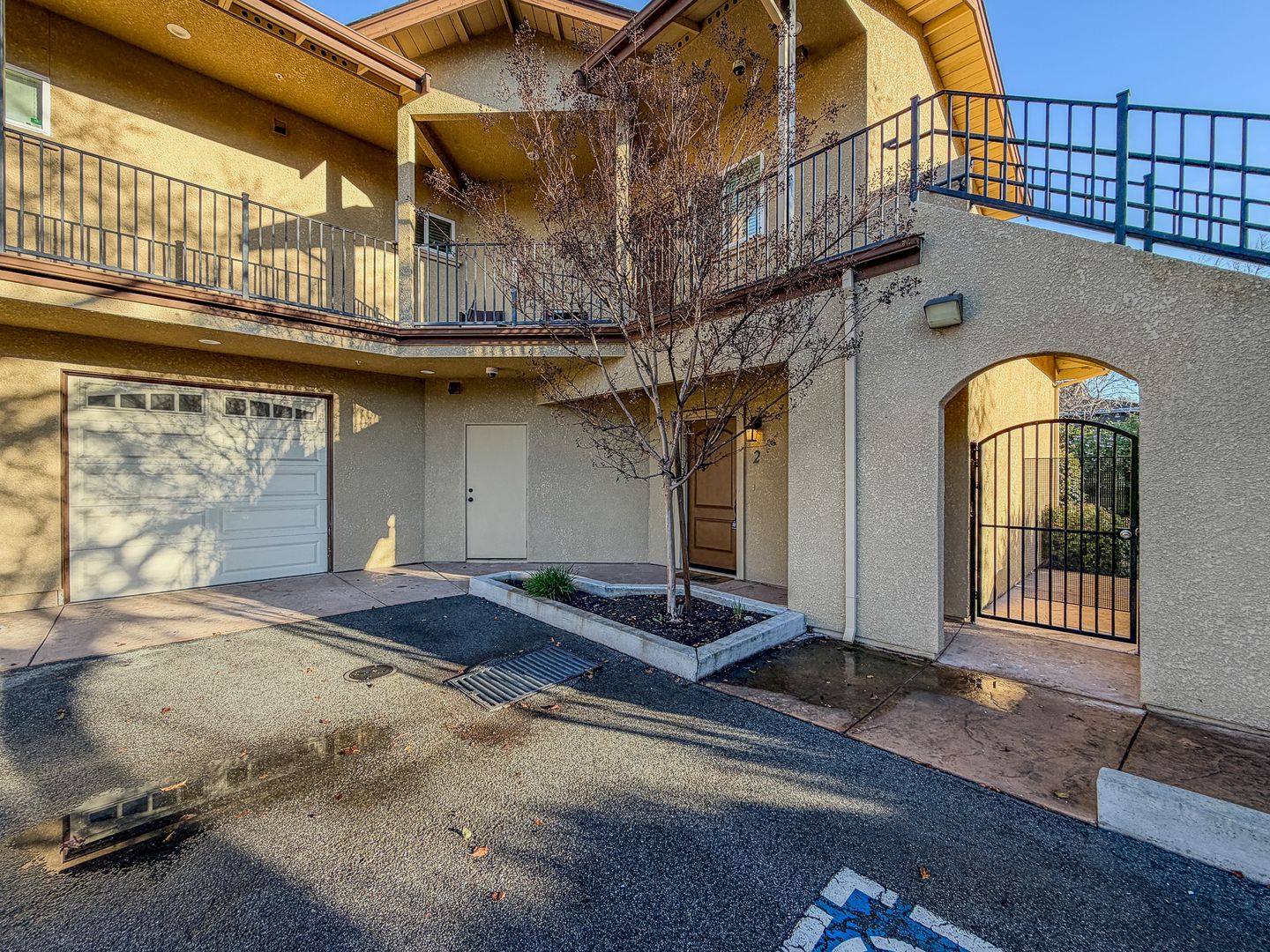 Morgan Hill Apartment: 16860 Barnell Ave
