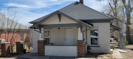 2+ Bedroom home Near Downtown!