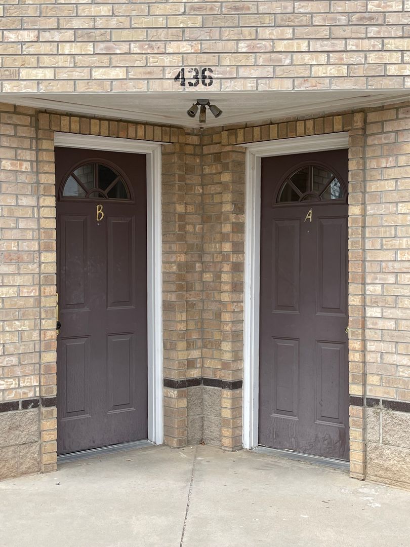 Florence Apartment: 434 - 502 W Main St