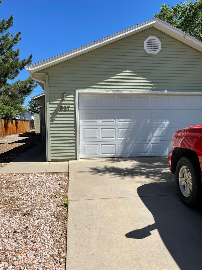 Canon City House: 827 Beech Ave