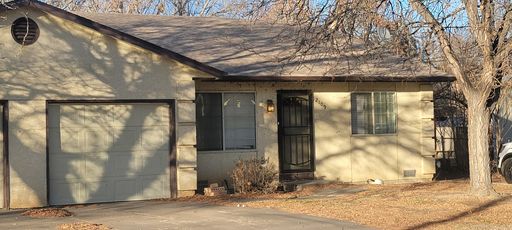 2 bedroom 2 bath with a 1 car garage