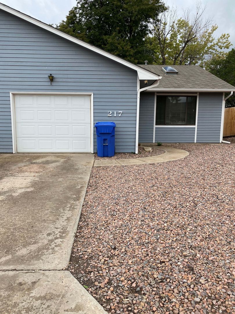 Canon City House: 217 N 19th St