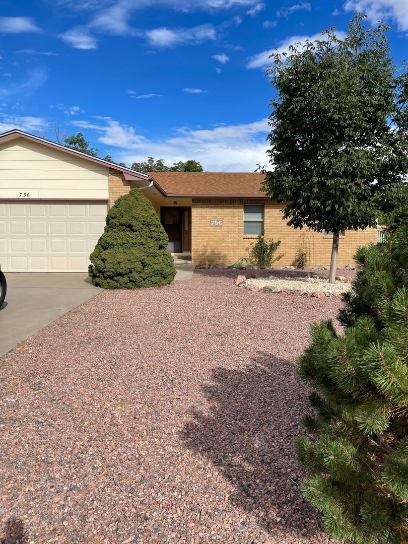 Canon City House: 756 Cone  Ave