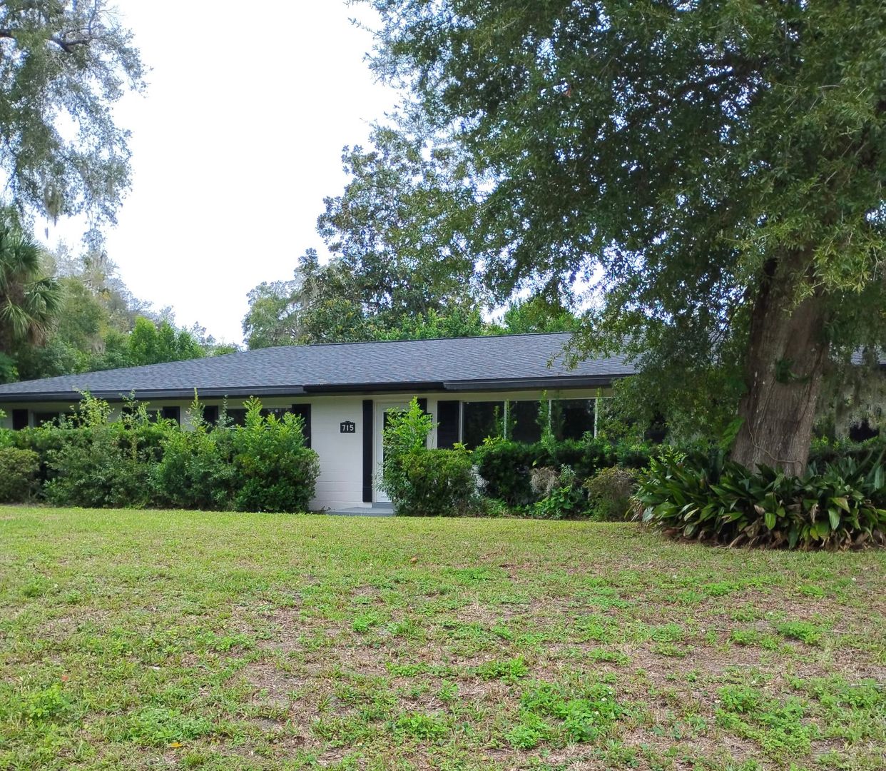 Deland House: 715 Eastover Cir