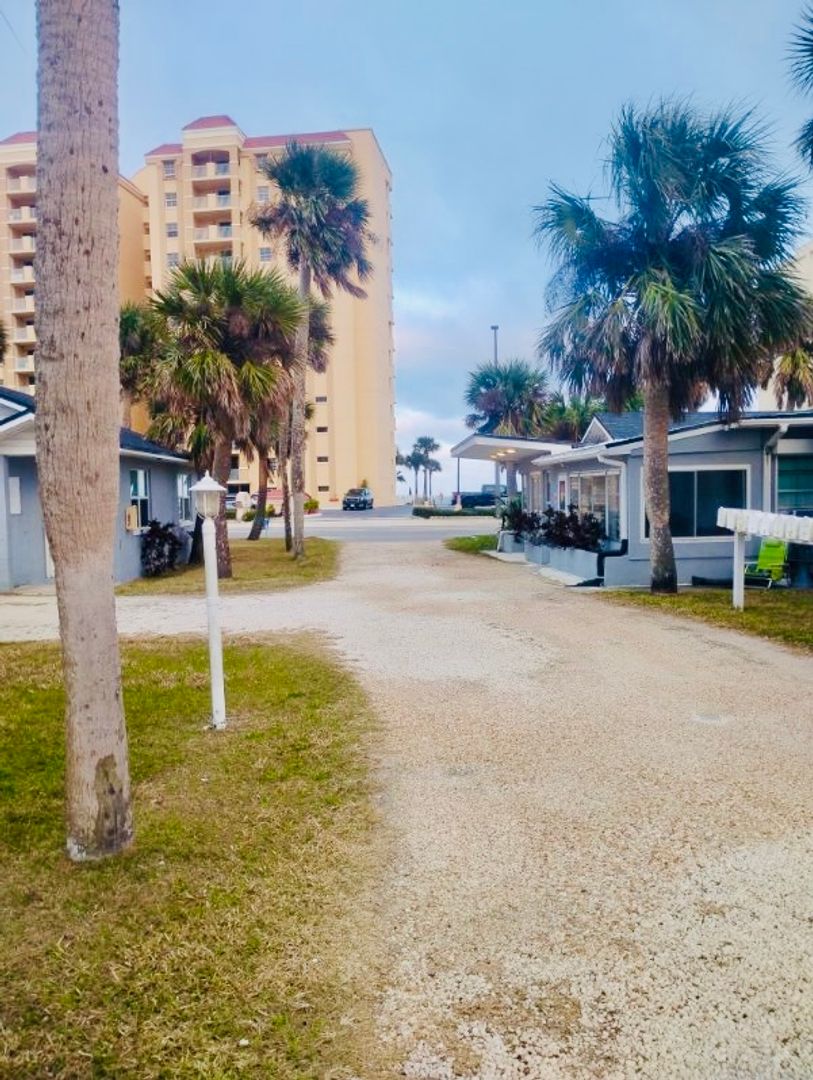Daytona Beach Apartment: 3150 South Atlantic Avenue