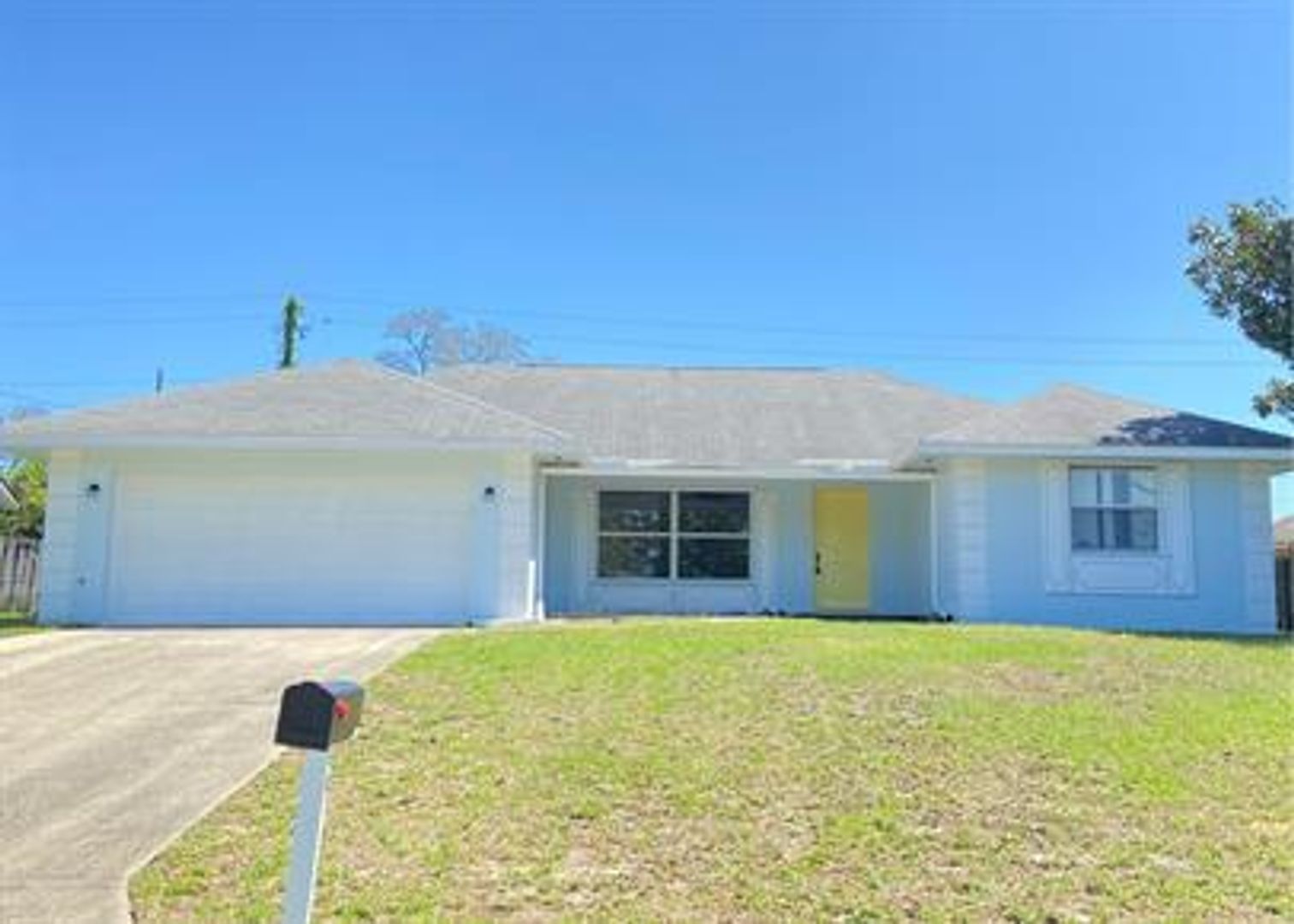 Beautiful 3 Bedroom House in Quiet Ormond Beach Neighborhood