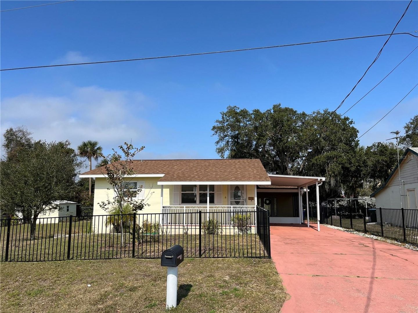 Edgewater House: 109 Western Ave