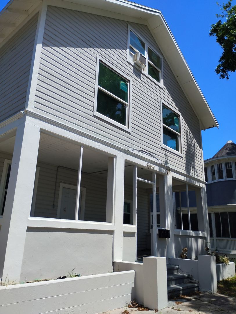 Daytona Beach Apartment: 208 Fairview Avenue