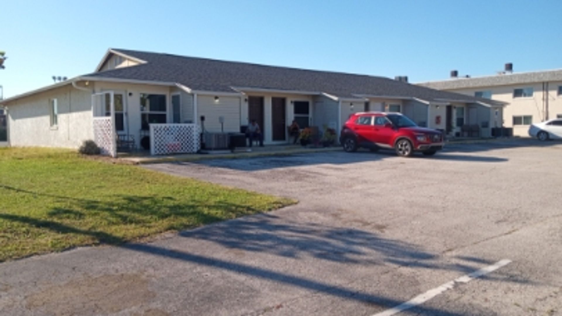 South Daytona Apartment: 1930 South Palmetto Avenue