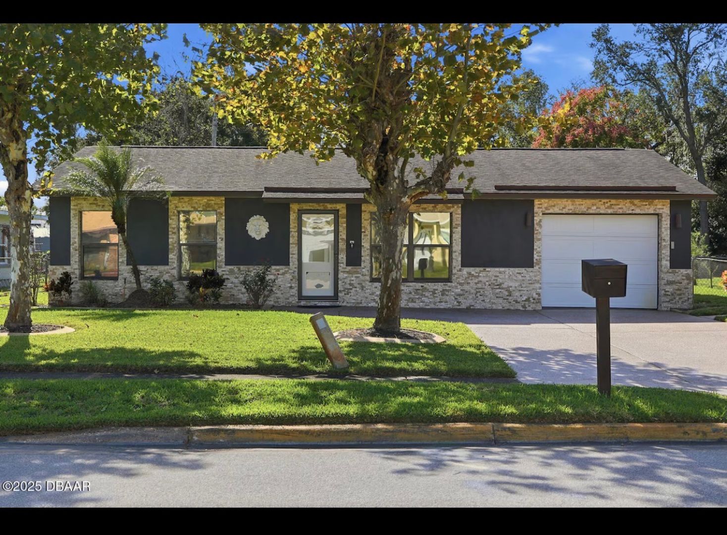 Daytona Beach House: 932 Lora St