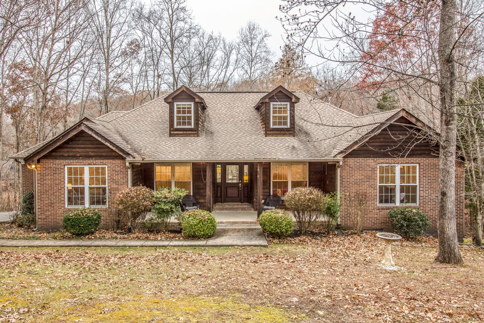 Dickson House: 235 Scenic Dr