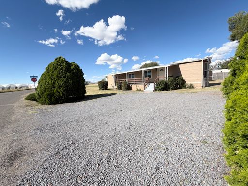 Adorable Country Home Available Now! – photo 1