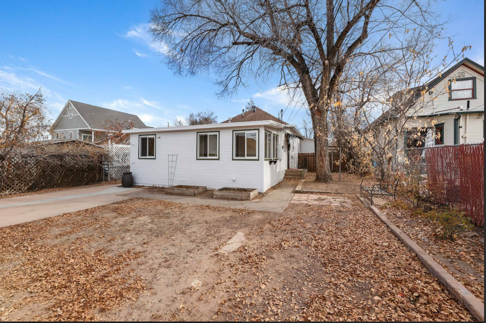 Prescott House: 140 1/2 Garden