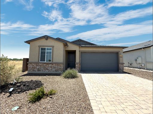 Stylish 3-Bedroom Saddlewood Home – Available Now! – photo 1