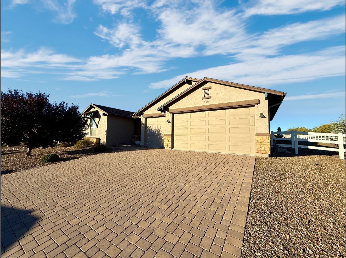 Chino Valley House: 220 Mackenzie Rose Dr