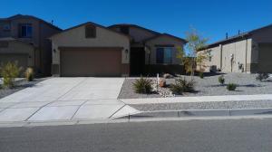 Rio Rancho House: 3649 North Pole Lp. NE