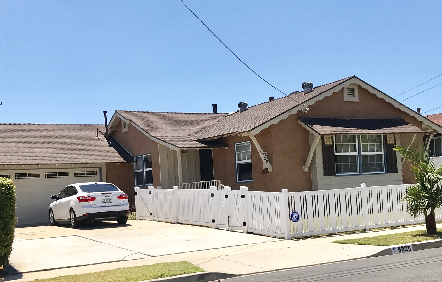 San Diego House: 6225 Chadwick Ave