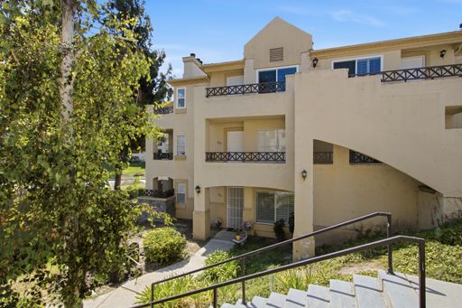 Open 3-Bedroom, 2-Bath Condo With LAKE VIEWS! – photo 1