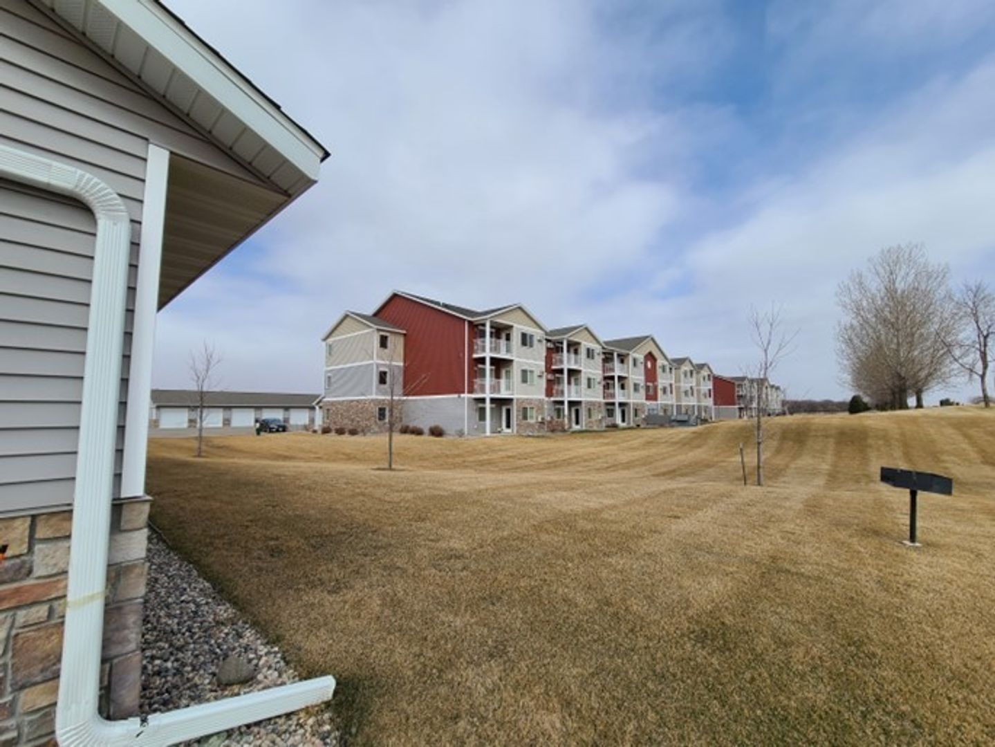 2337 Pioneer Rd, 207, Fergus Falls, MN 56537